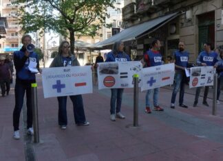 O SUP reclama protesta contra os pivotes da rúa Peregrina: ‘Menos bolardos. Máis policía’