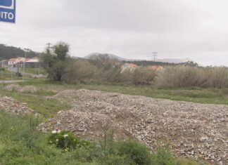 O PP de Ribeira denuncia que o aparcadoiro de Deán Grande converteuse nun depósito de entullos