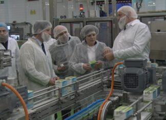 Pet Select implanta un innovador proceso de envasado en cartón para reducir a pegada ecolóxica