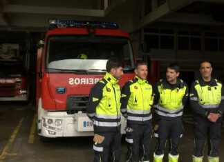 Homenaxe os bombeiros recoñecidos coa Medalla ao Mérito polo operativo no accidente de autobús de Pedre