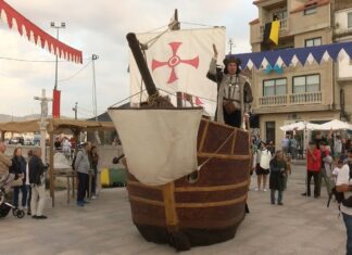 O Día de Colón traslada Combarro ao pasado e atrae a milleiros de persoas no seu regreso