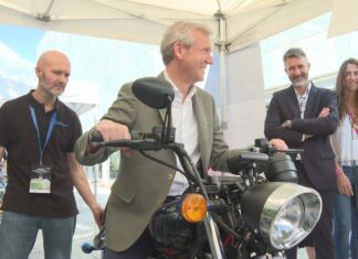 Rueda anuncia en Vilagarcía que Galicia terá o curso que vén a oferta de FP máis ampla da historia