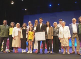 Caetano Horta recibe a Medalla de Ouro do Concello de Noia