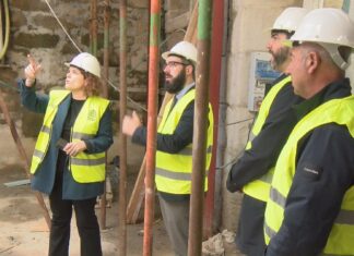 María Rivas supervisa as obras de rehabilitación do pazo do Martelo