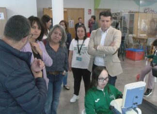 Deputadas do Congreso recollen as demandas de AMICOS nunha visita ó Centro de Atención Integral