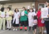 Nova concentración no centro de saúde de Ribeira pola falla de médicos