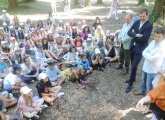 O conselleiro de Cultura asiste en Boiro ao arranque dunha nova campaña dos campamentos de verán da Xunta