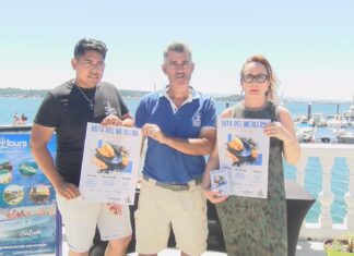 Boiro oferta rutas en barco para coñecer o proceso de cultivo do mexillón