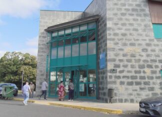 Outes promove unha concentración para este mércores diante do centro de saúde
