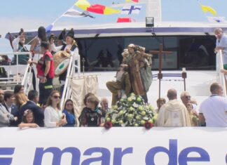Aguiño honra á Virxe do Carme no día grande das súas festas