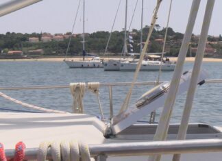 Os navegantes do ‘Camiño a Vela’ recalaron en Arousa antes de chegar a Santiago