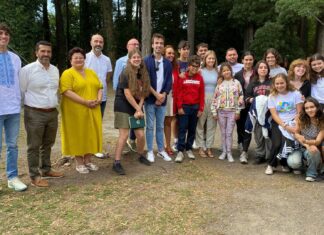A directora xeral de Xuventude asiste a unha sesión de ‘Talentia’ no campamento xuvenil de Espiñeira