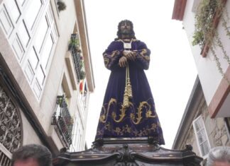 A procesión das mortallas e o espectáculo de drons, principais atractivos das festas do Nazareno