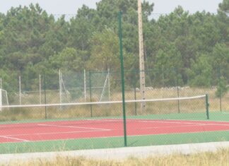 Corrubedo dispón de dúas novas pistas de tenis nos Campos de Samil