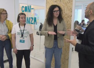 A directora xeral de Igualdade coñece en AMICOS os programas para a inserción das mulleres con discapacidade