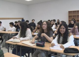 A Xunta vai reforzar con 400 profesores adicionais os centros educativos galegos