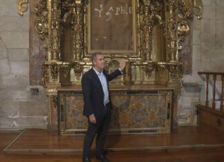 As clarisas reclaman o altar da Virxe dos Desamparados, que marchará para Santiago