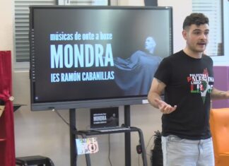 A rapazada do IES Ramón Cabanillas de Cambados entrevista a Mondra