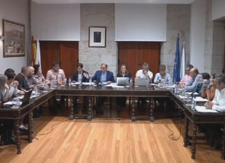 Critican a ‘deriva autoritaria’ do alcalde de Poio ao expulsar do Pleno ao voceiro do PSdeG