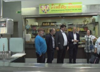 Meaño estrea as renovadas instalacións da praza de abastos de Dena