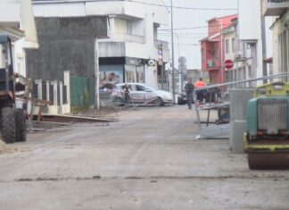 Outes acomete diversas obras de acondiconamento de viais no rural