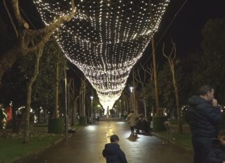 A Pobra estrea Nadal co acendido do alumeado e a inauguración do belén municipal