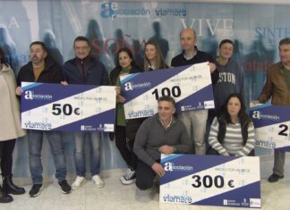 A Asociación de Empresarios de Ribeira repartiu 5.000 euros en vales de compra
