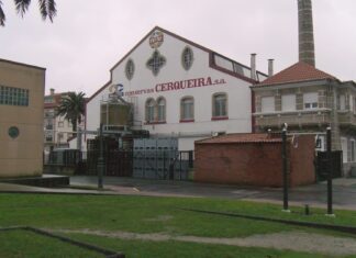 O PP de Ribeira pide a recuperación da nave de Cerqueira para uso veciñal