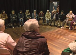 A conmemoración do 8M arranca no Salnés con ‘Espellos íntimos’, un obradoiro sobre os coidados