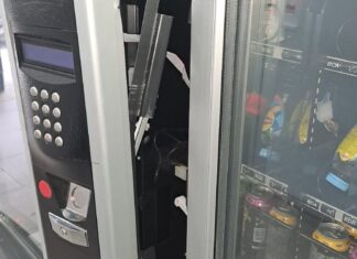 Causan graves danos ó entrar a roubar nun 24 horas de Boiro