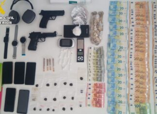 A Garda Civil desmantela un punto de venda de droga en Noia