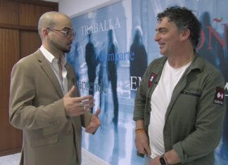A Asociación de Empresarios de Ribeira busca novos socios da man do influencer Víctor Oujo