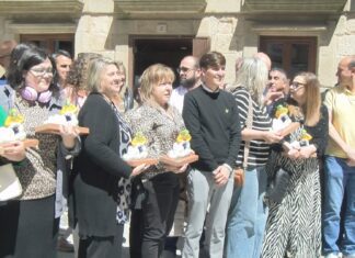 As redeiras de Aguiño reciben unha merecida homenaxe polo seu labor ‘invisible’