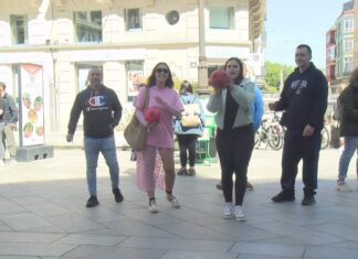 Canastras contra os estigmas no centro de Vilagarcía da man de LAR Pro Saúde Mental