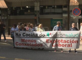 Primeira xornada de folga das traballadoras da cociña do QuirónSalud para reclamar mellores condicións laborais