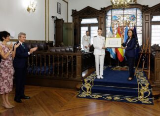 A princesa Leonor déixase querer en Marín no seu nomeamento como filla adoptiva