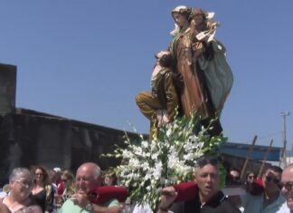 Aguiño rende tributo á súa patroa, a Virxe do Carme