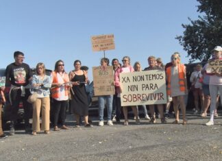 As mariscadoras do Grove volven mobilizarse para o seu dereito ao paro remunerado