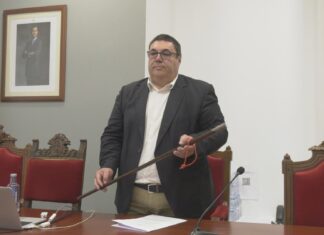 Prospera a moción de censura en Noia e Francisco Pérez é elixido alcalde