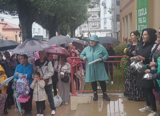 O CEIP O Grupo intensifica as súas protestas cunha cacerolada