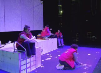 Ribeira acolle a súa primeira residencia artística con ‘Heroes en decembro’ que abrirá a Mostra de teatro