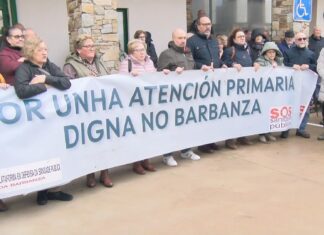Aguiño retoma as concentracións pola sanidade trala baixa dun dos seus médicos