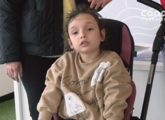 A pequena Daniela Otero acenderá o Nadal de Boiro