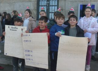 Ribadumia e Cambados saen á rúa para conmemorar o Día Internacional dos Dereitos Humanos