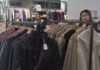 O Conselleiro de Comercio visita Arroupa en Vilagarcía tras recibir o galardón de Comercio Sostible