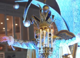 Barbanza despide o entroido con grandes desfiles e enterros tradicionais