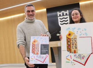 A artista Maritza Berttolini reivindica o feito a man cun cartel bordado para o Salón do Libro 2026