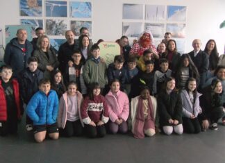 Arranca en Ribeira o programa educativo ‘Capitán Mareas’ de Vegalsa-Eroski