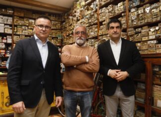 A Xunta de Galicia anima ao comercio local a recorrer ao Bono Remuda para garantir o relevo nos negocios