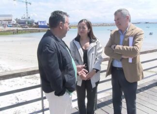 A conselleira do Mar recolle as demandas da confraría de Aguiño